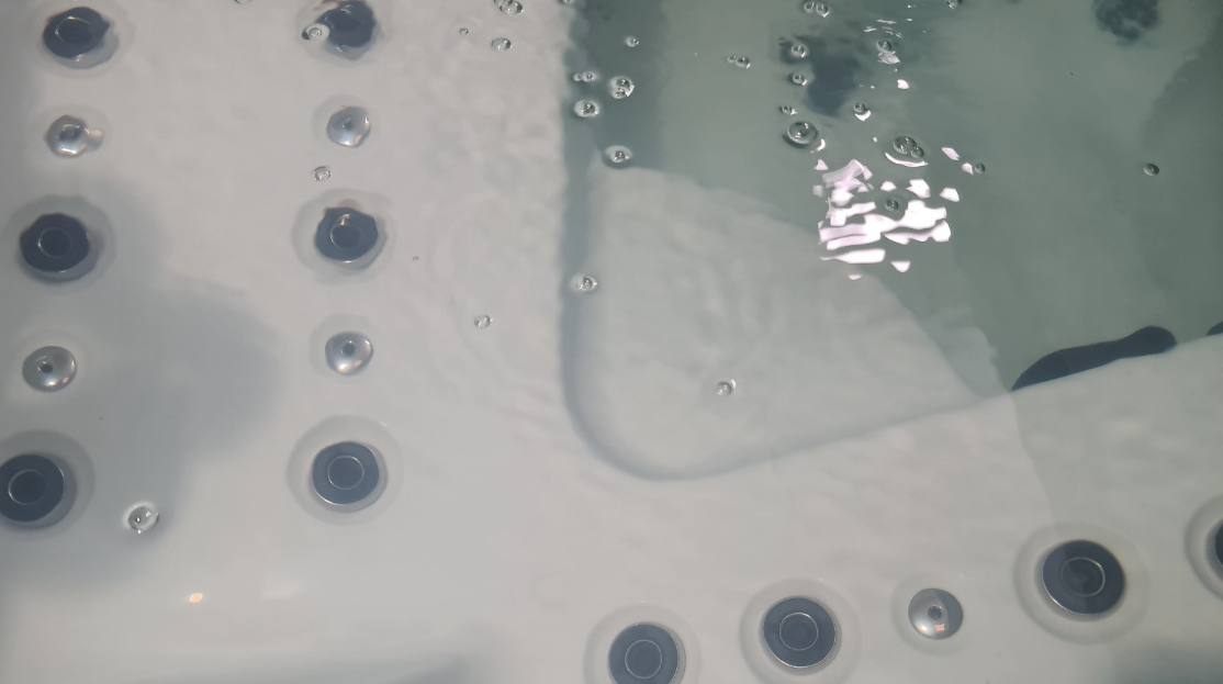 Trübes Whilpool Wasser