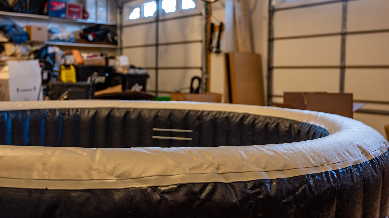 aufblasbare-vs-acryl_einlagerung-garage_1600x900